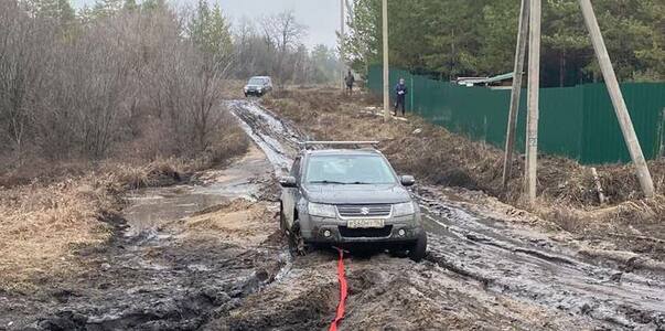 Паводок или безразличие чиновников? Жители посёлка под Самарой каждый год по весне утопают в грязи по "дороге" домой