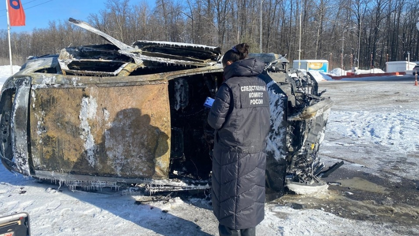 СК проводит проверку из-за ЧП с охваченной огне...